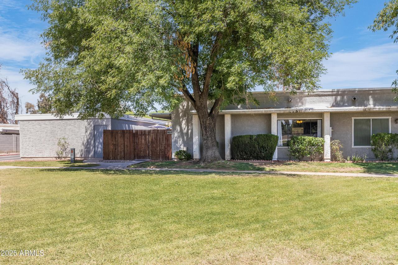 8827 N New World Dr., Glendale, AZ 85302
