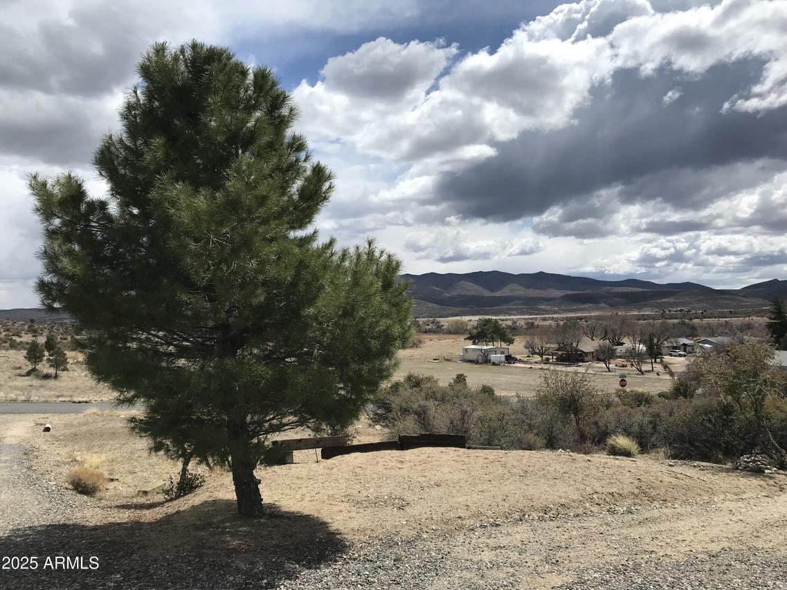 18466 S Peeples Valley Rd. #25, Peeples Valley, AZ 86332