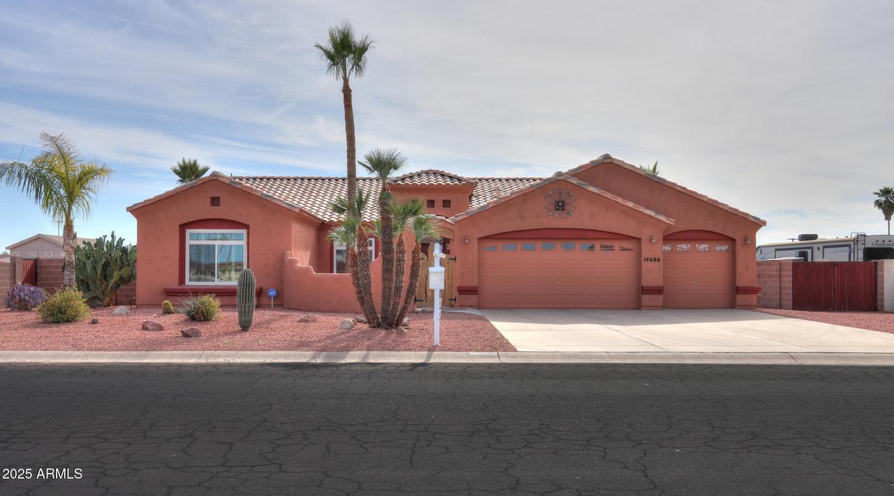 14686 S Country Club Way, Arizona City, AZ 85123