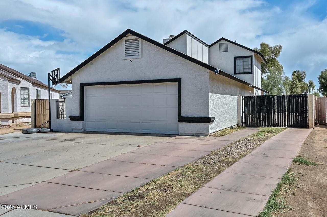 3827 N 88th Ln., Phoenix, AZ 85037