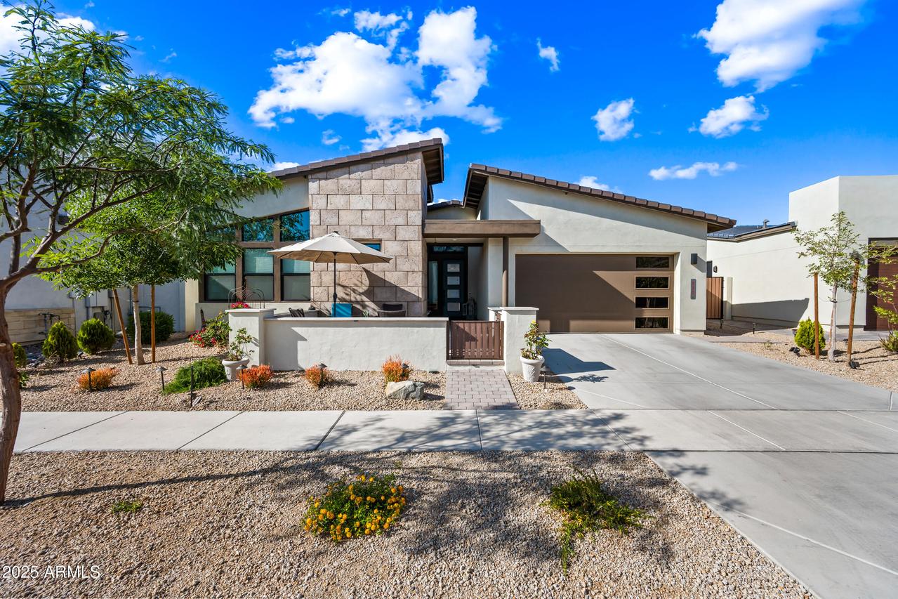 830 E Buist Ave., Phoenix, AZ 85042