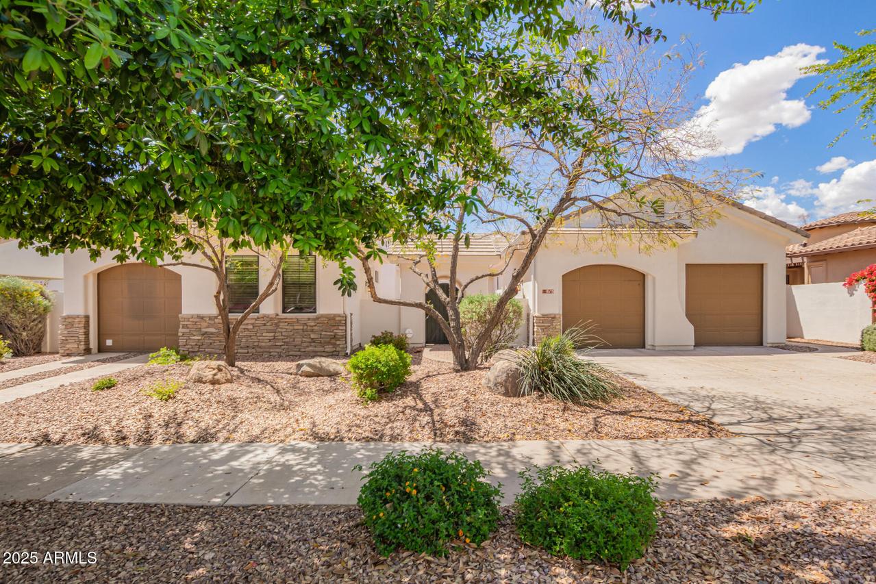 815 W Juniper Ln., Litchfield Park, AZ 85340