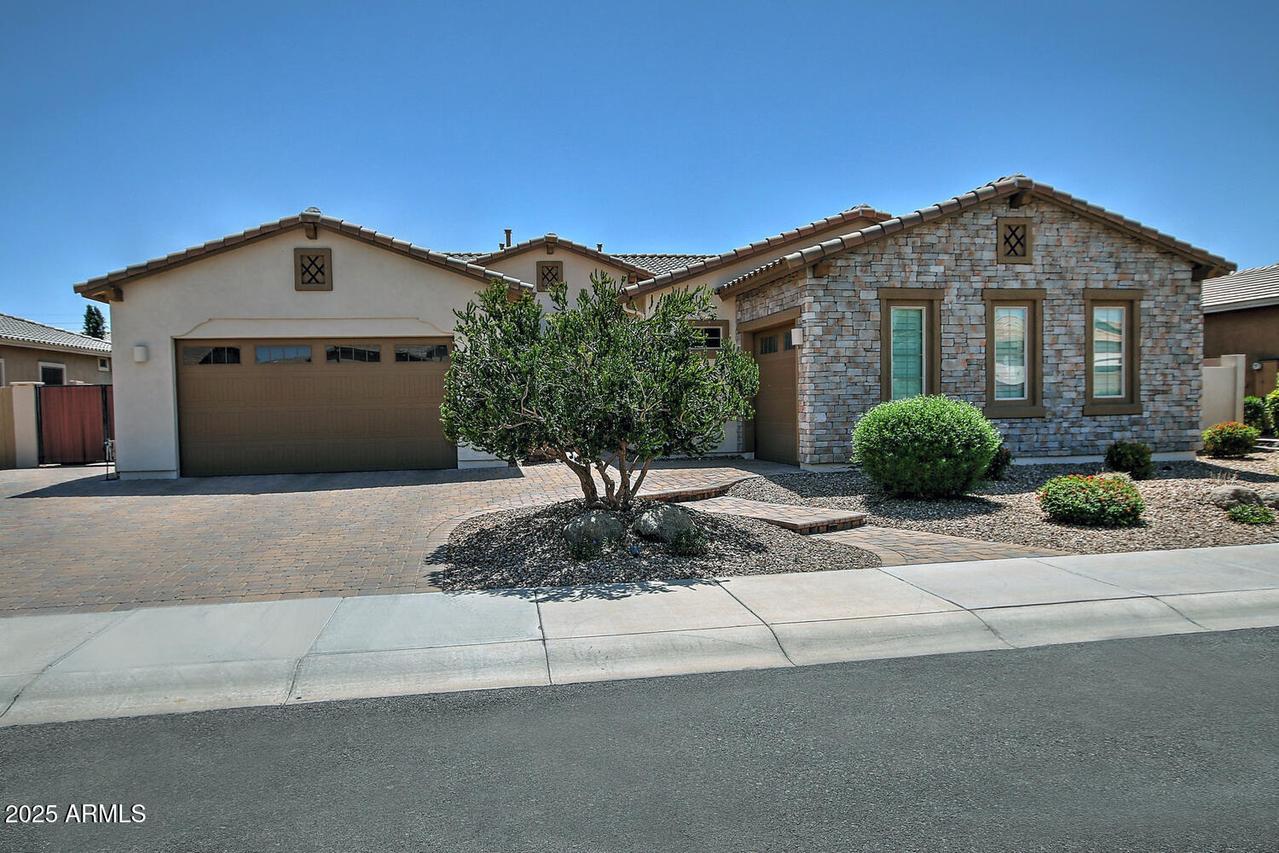 895 E Clovefield St., Gilbert, AZ 85298