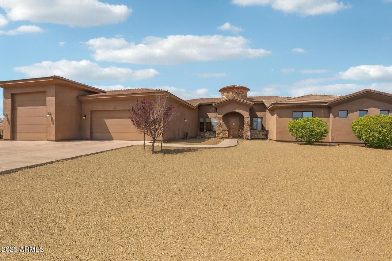 15035 E Countryside Rd., Mayer, AZ 86333
