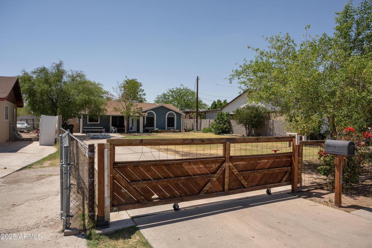 1108 S Lebanon Ln., Tempe, AZ 85288