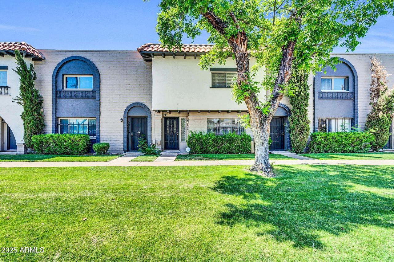 3820 N 30th St., Phoenix, AZ 85016