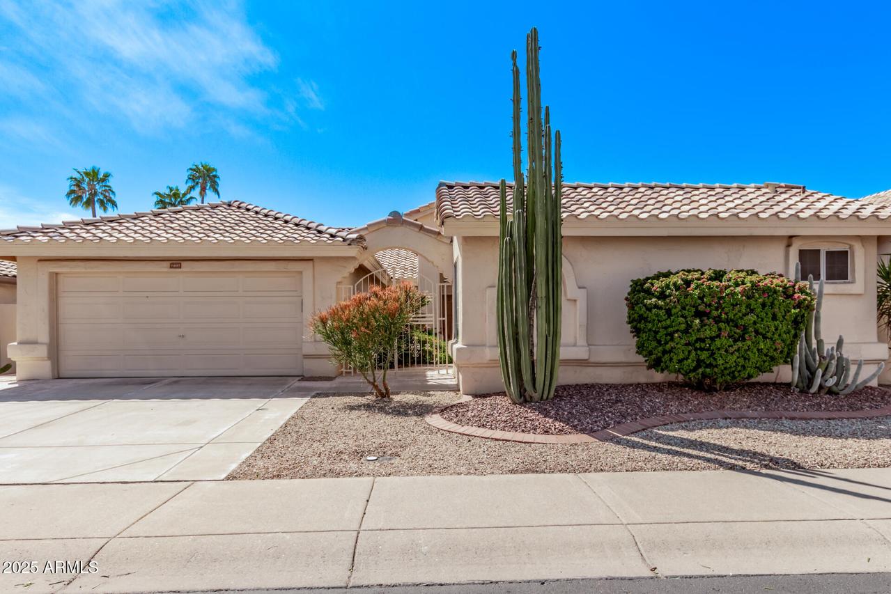 14207 W Kiowa Tr., Surprise, AZ 85374
