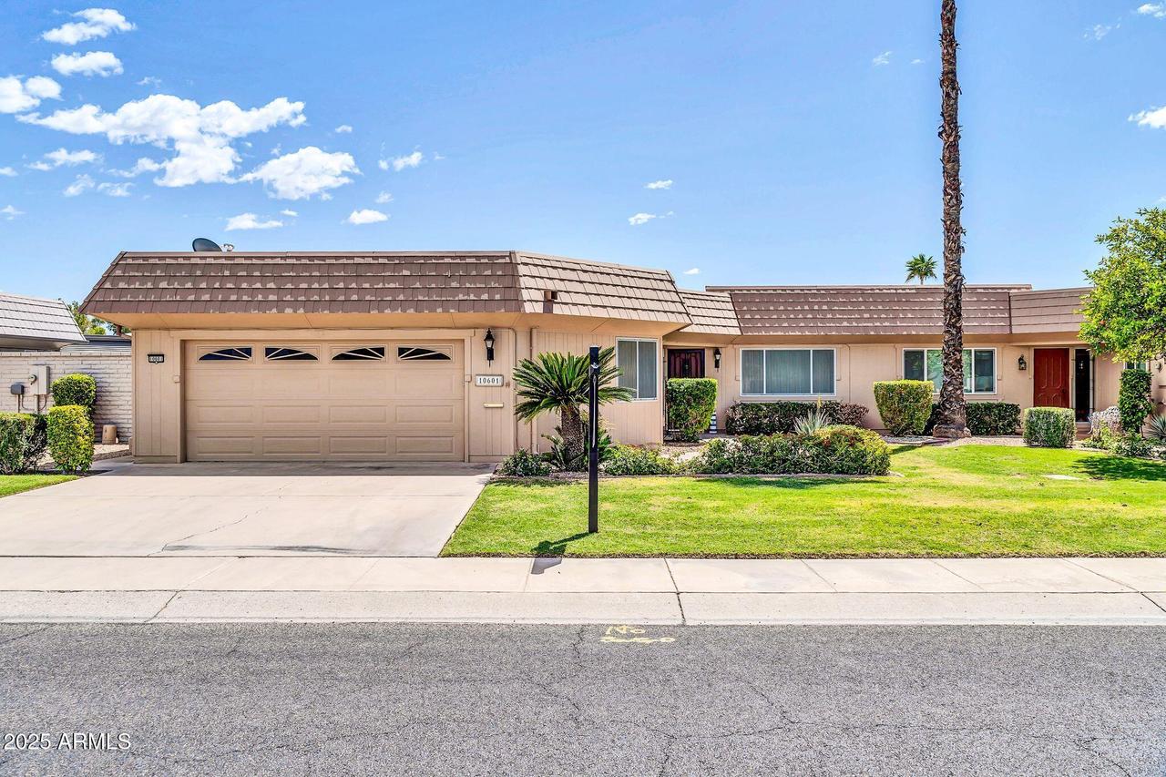 10601 W Hutton Dr., Sun City, AZ 85351