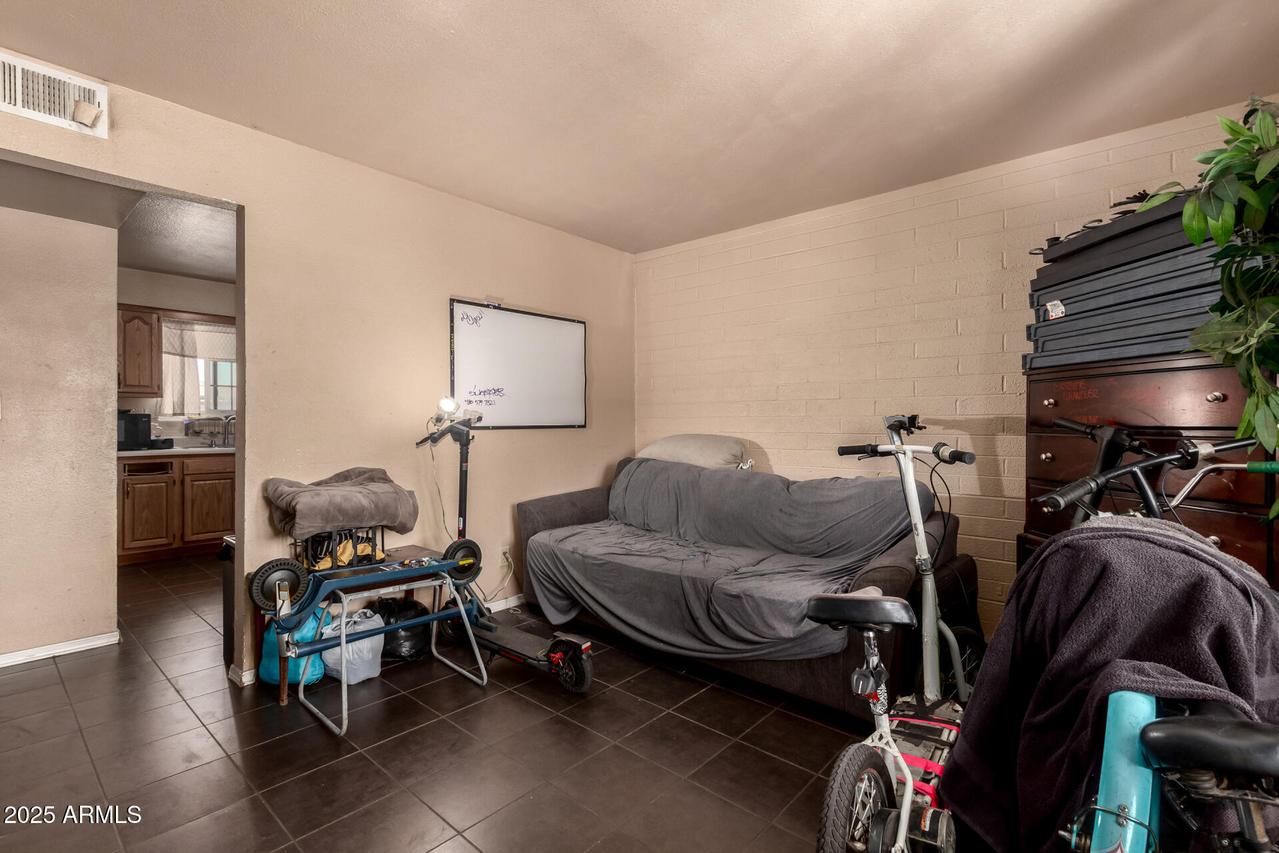801 E Oakland St., Chandler, AZ 85225