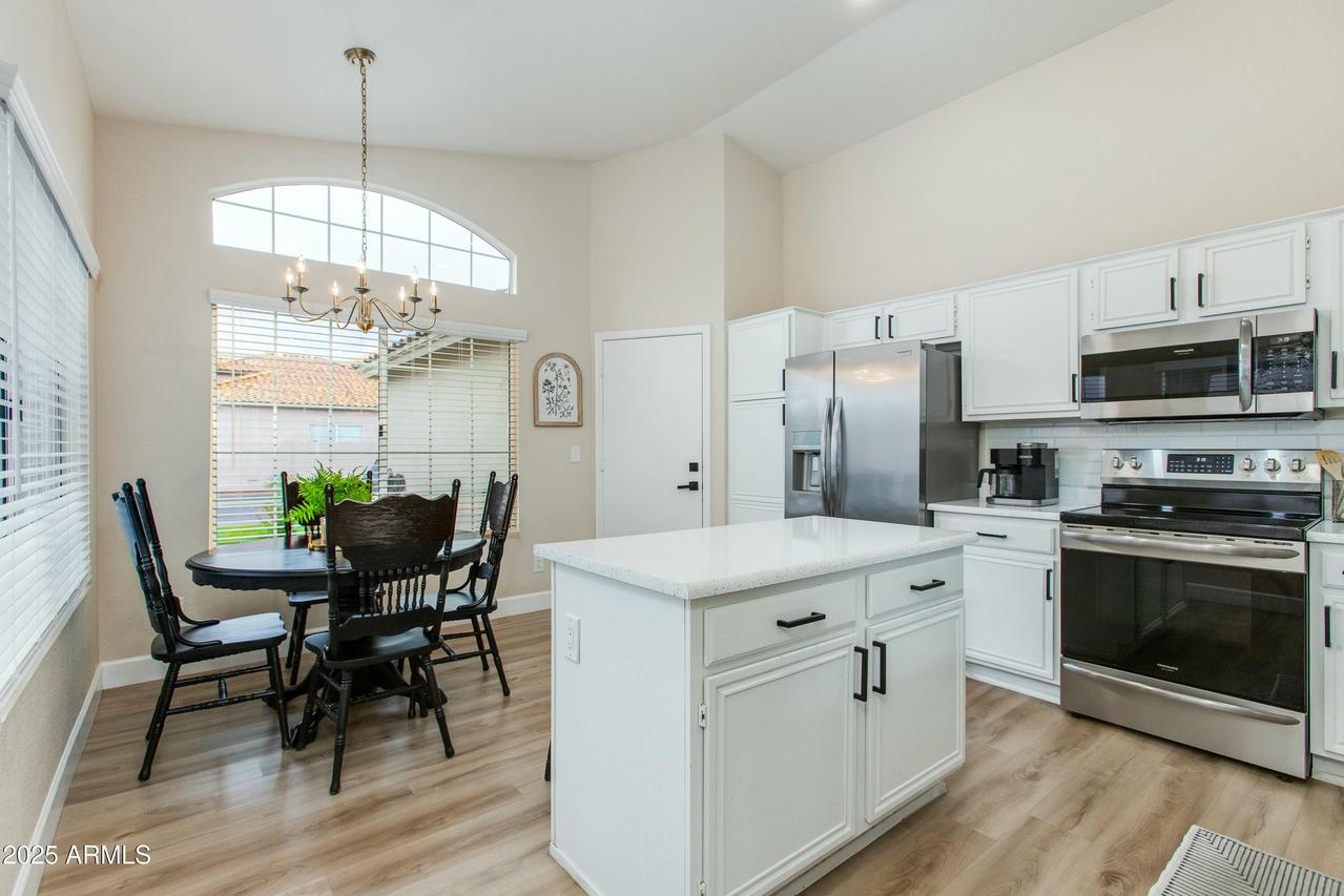 21940 N 69th Dr., Glendale, AZ 85310