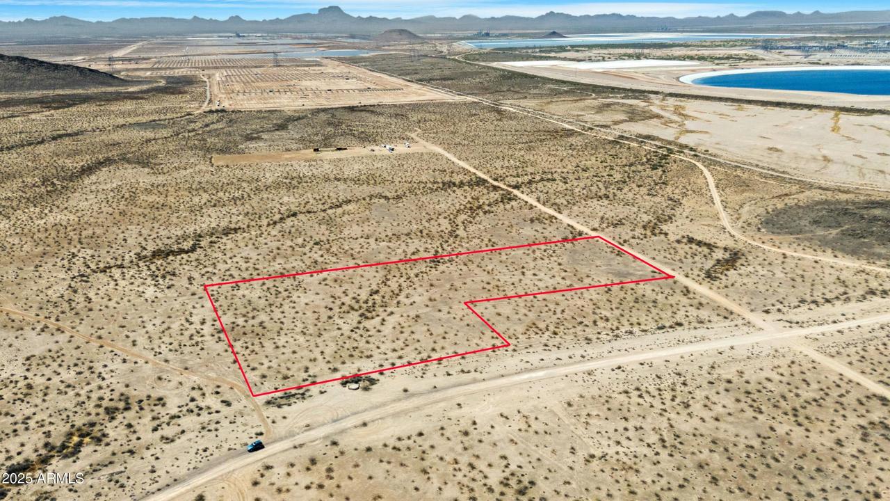 W Roeser  '''-''' Rd. #'-', Tonopah, AZ 85354