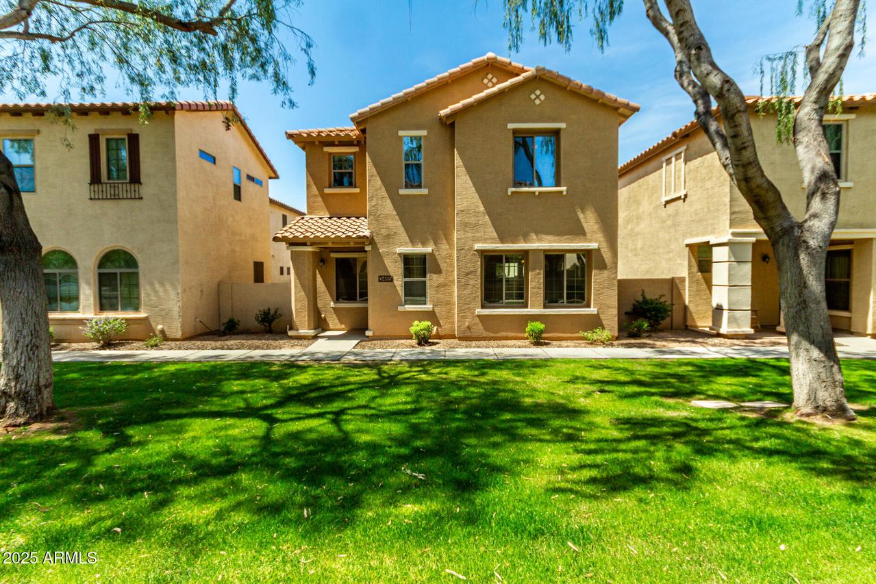 3485 S Seneca Way, Gilbert, AZ 85297