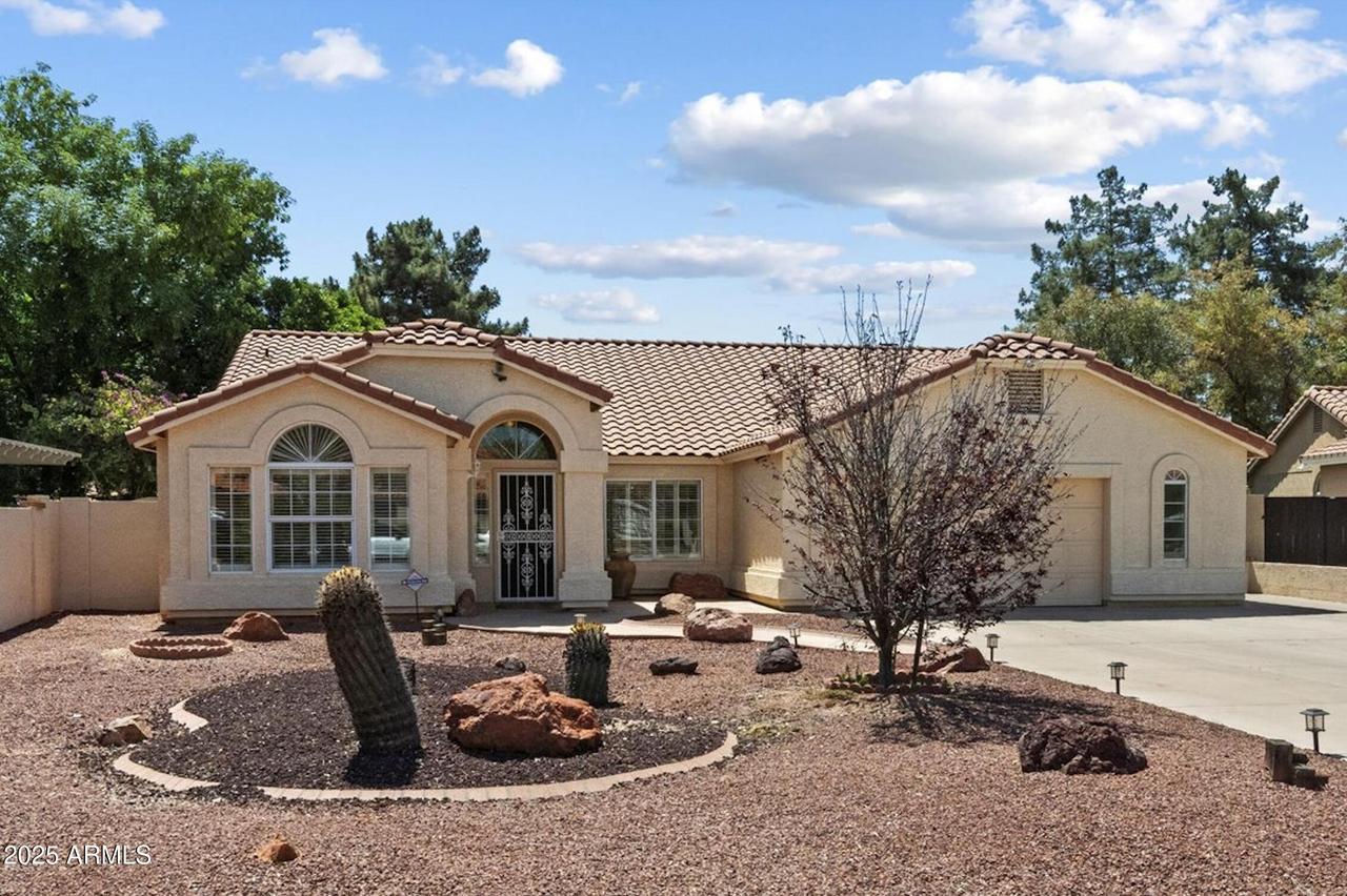 63 W Los Arboles Dr., Tempe, AZ 85284