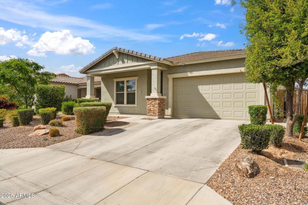 460 W Glacier Bay Dr., San Tan Valley, AZ 85140