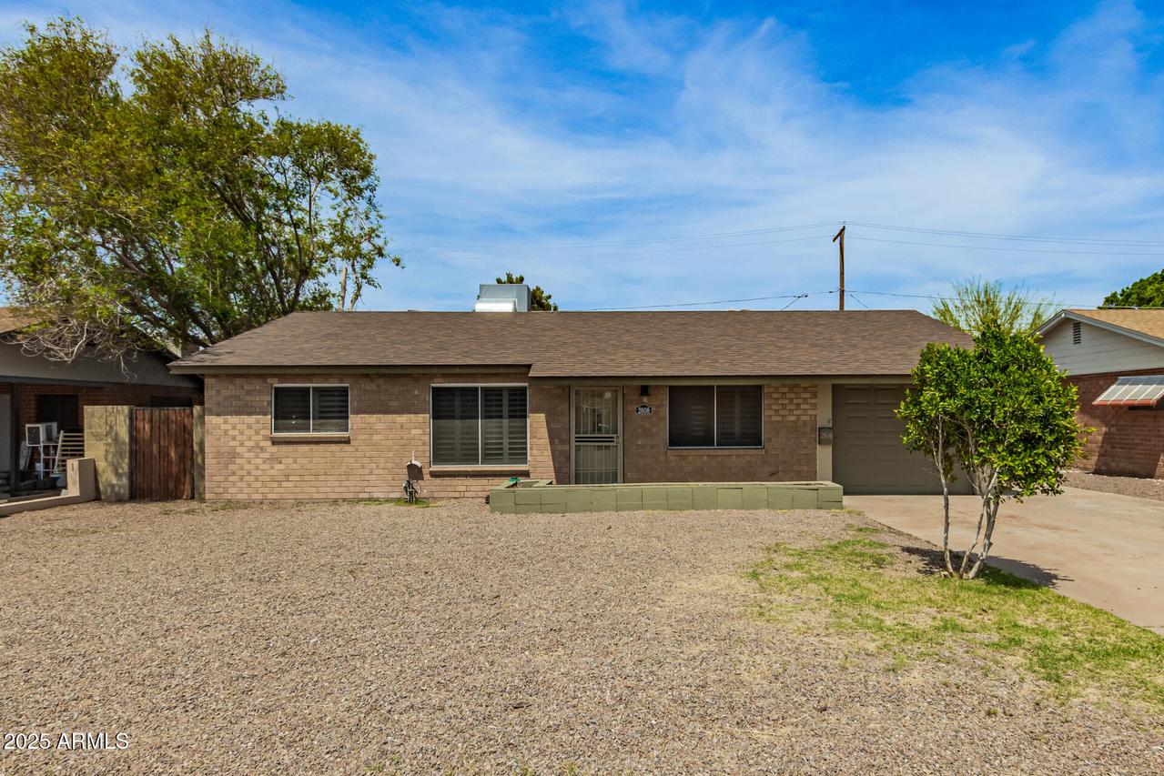 2808 W Lawrence Rd., Phoenix, AZ 85017