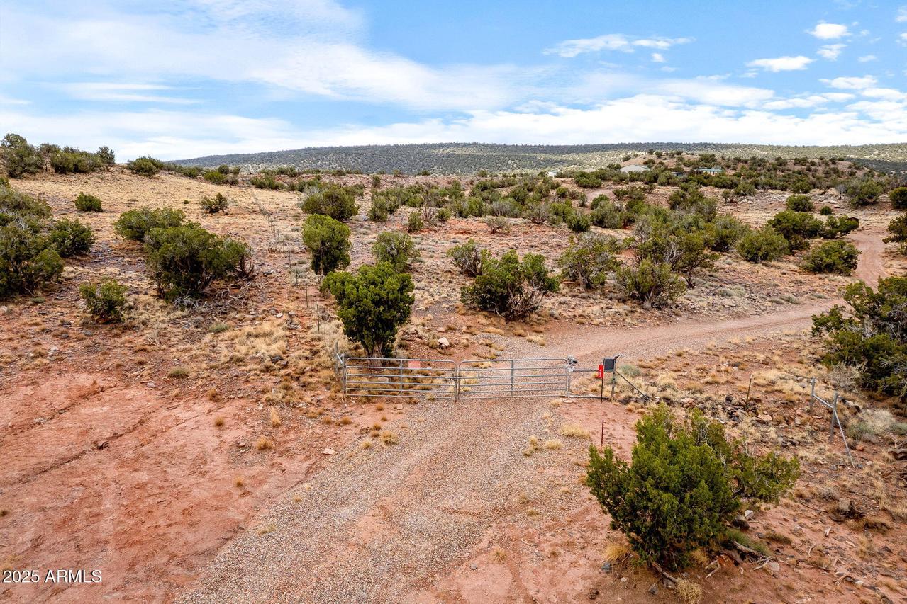 27 County Road N8477, Concho, AZ 85924