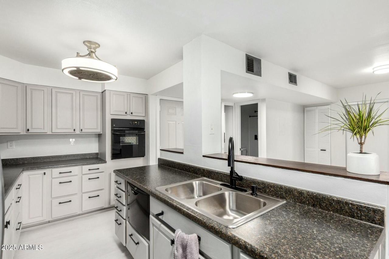 540 N May St. #1075, Mesa, AZ 85201