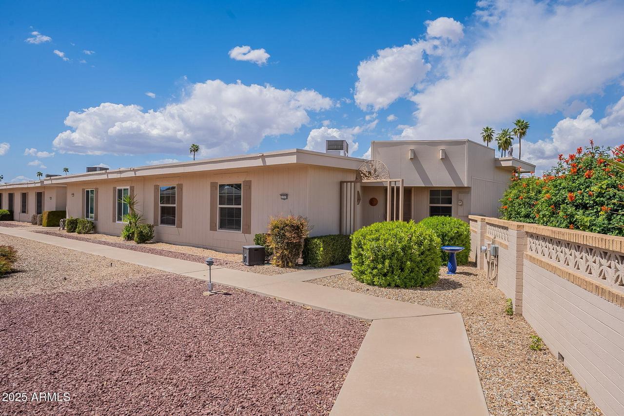 17278 N 105th Ave., Sun City, AZ 85373