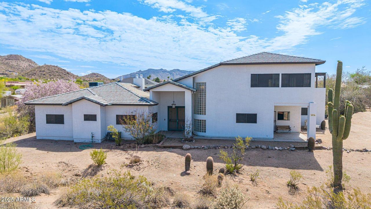 3215 N 83rd St., Mesa, AZ 85207