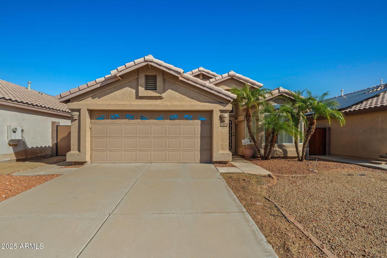 8656 W Paradise Ln., Peoria, AZ 85382