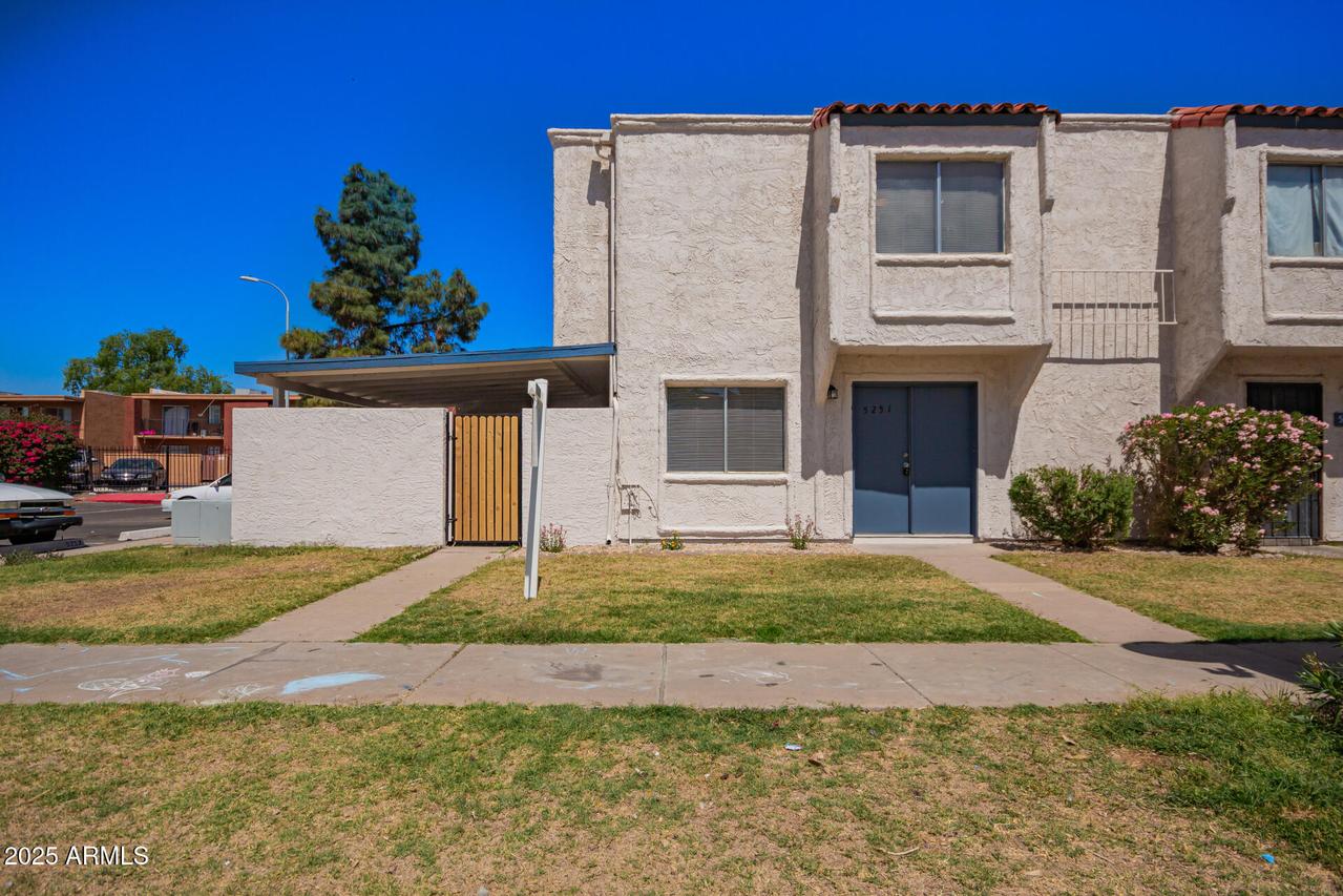 5251 N 42nd Ln., Phoenix, AZ 85019