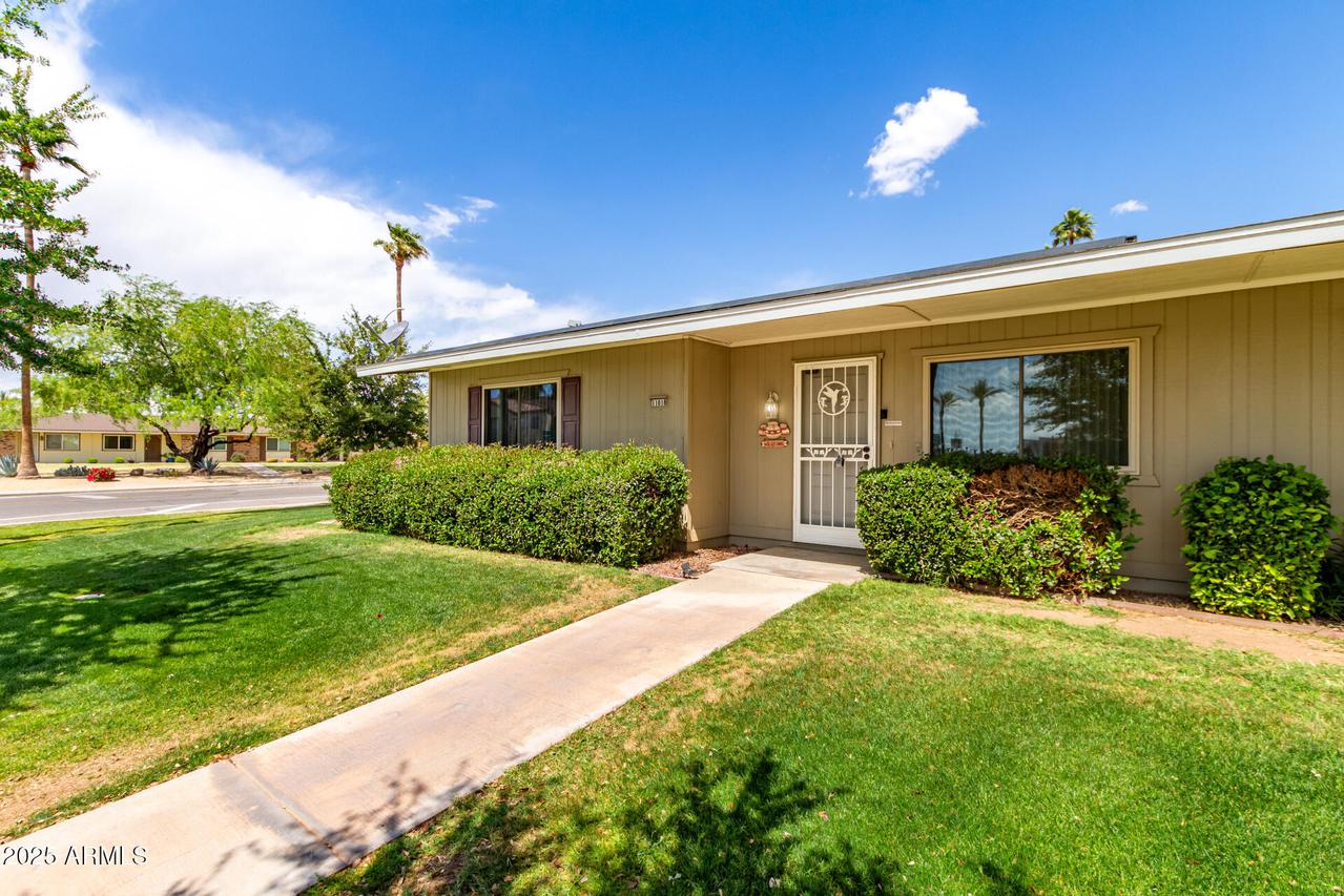 11018 W Santa Fe Dr., Sun City, AZ 85351