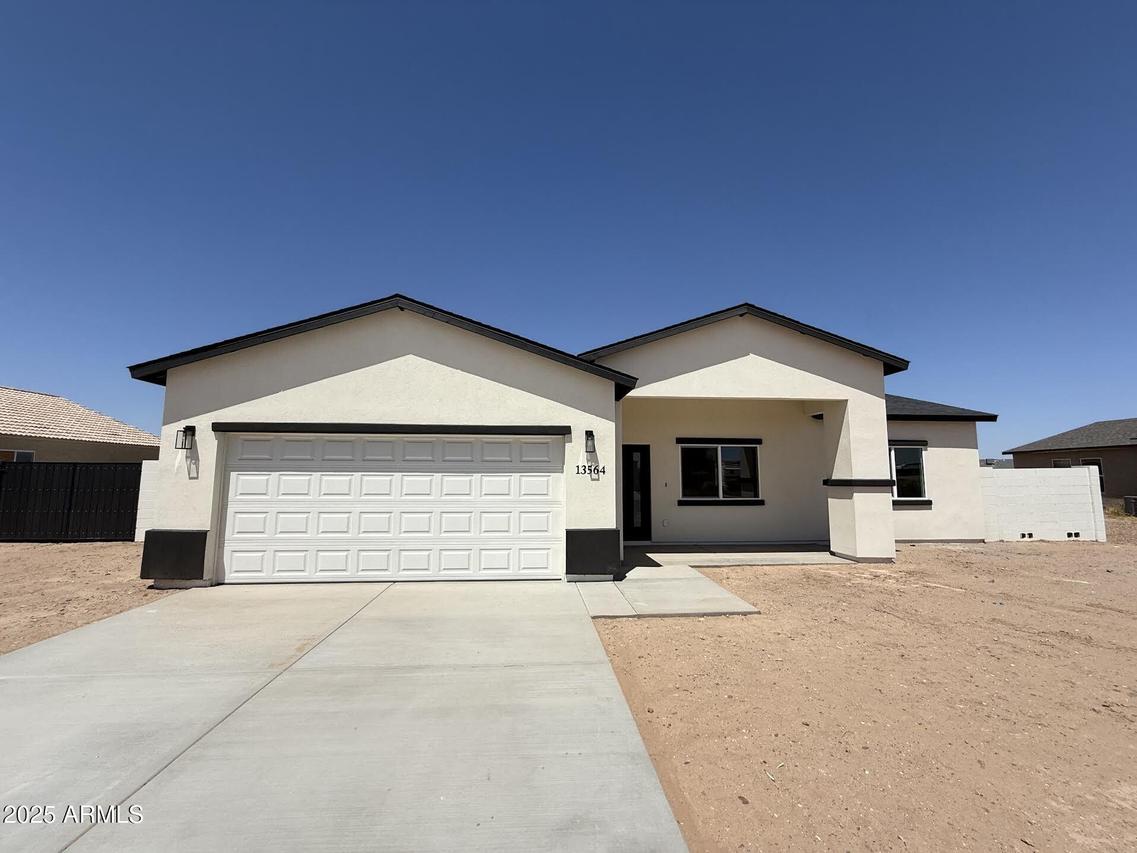 13564 S Capistrano Rd., Arizona City, AZ 85123