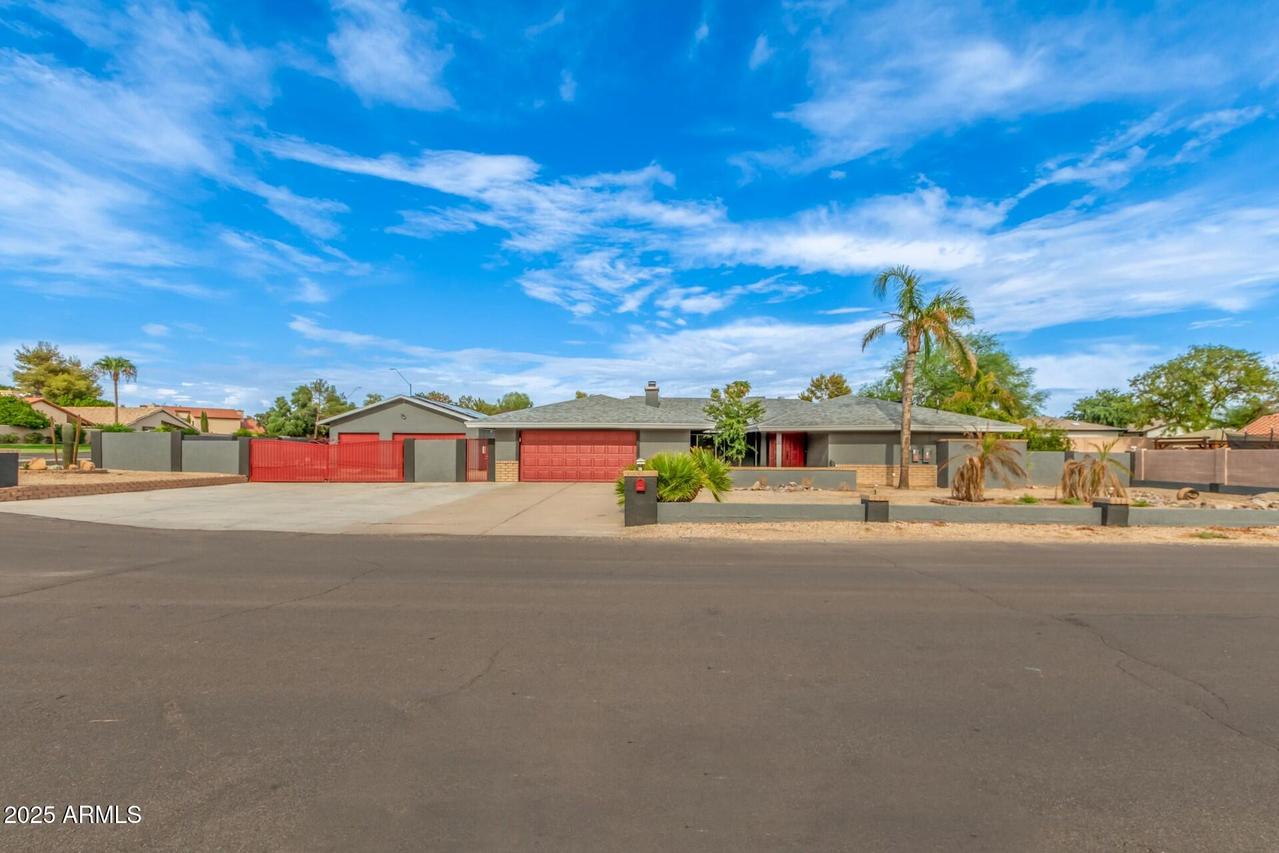 18585 N 70th Ave., Glendale, AZ 85308