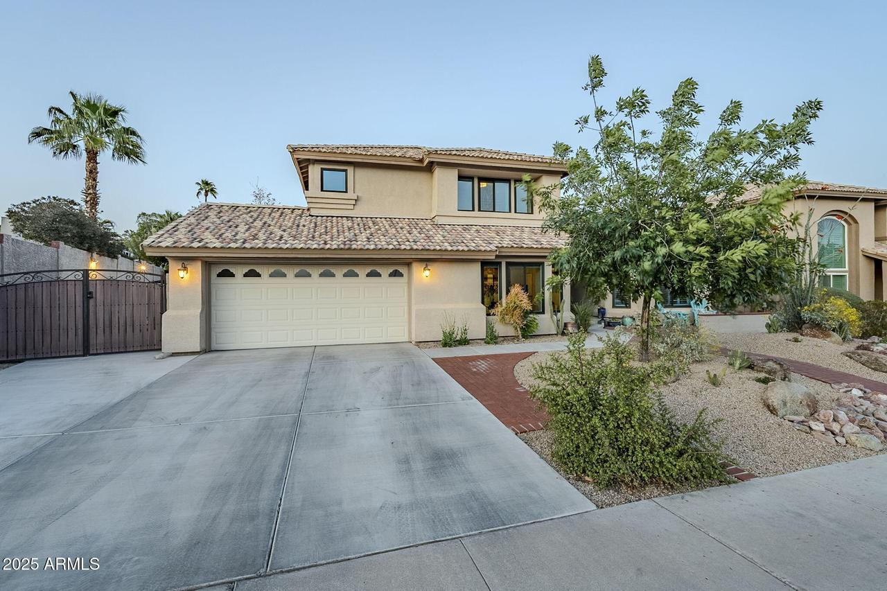 2468 E Dry Creek Rd., Phoenix, AZ 85048