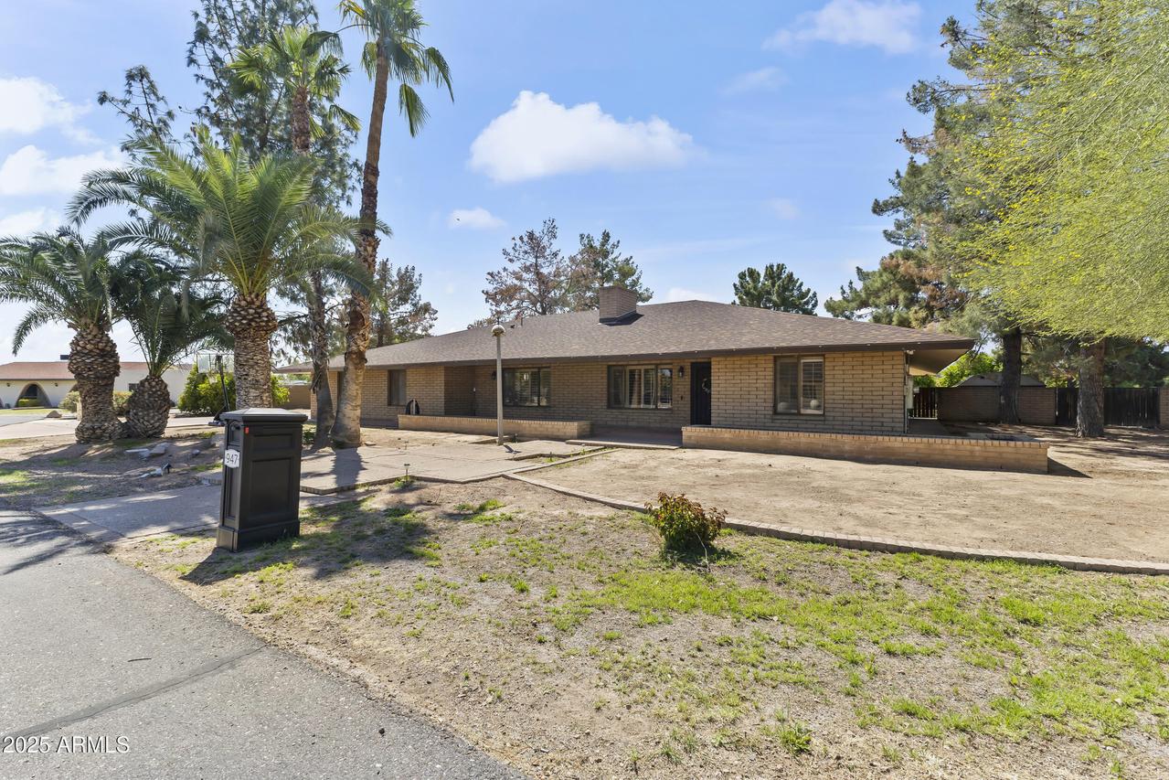 947 E Longhorn Cir., Chandler, AZ 85286