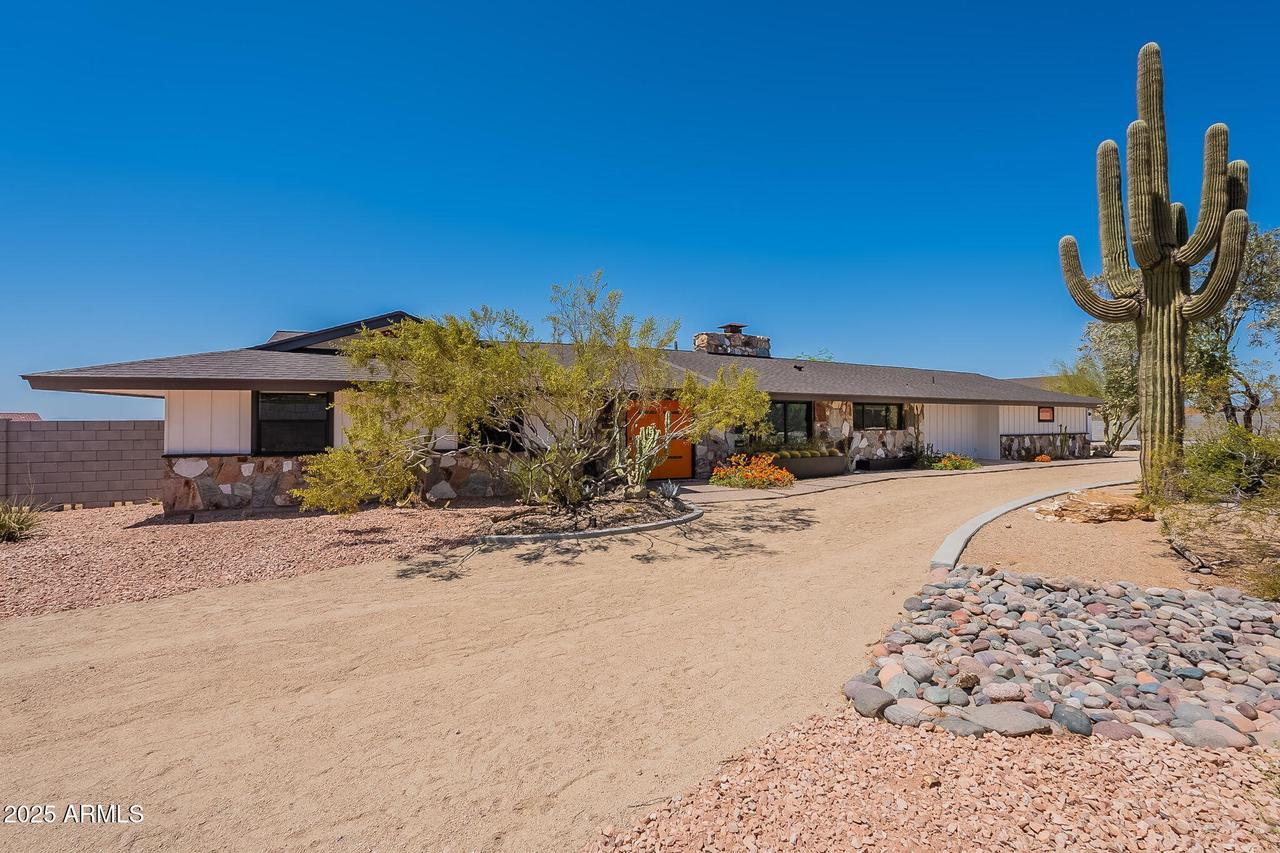 3040 N Hawes Rd., Mesa, AZ 85207