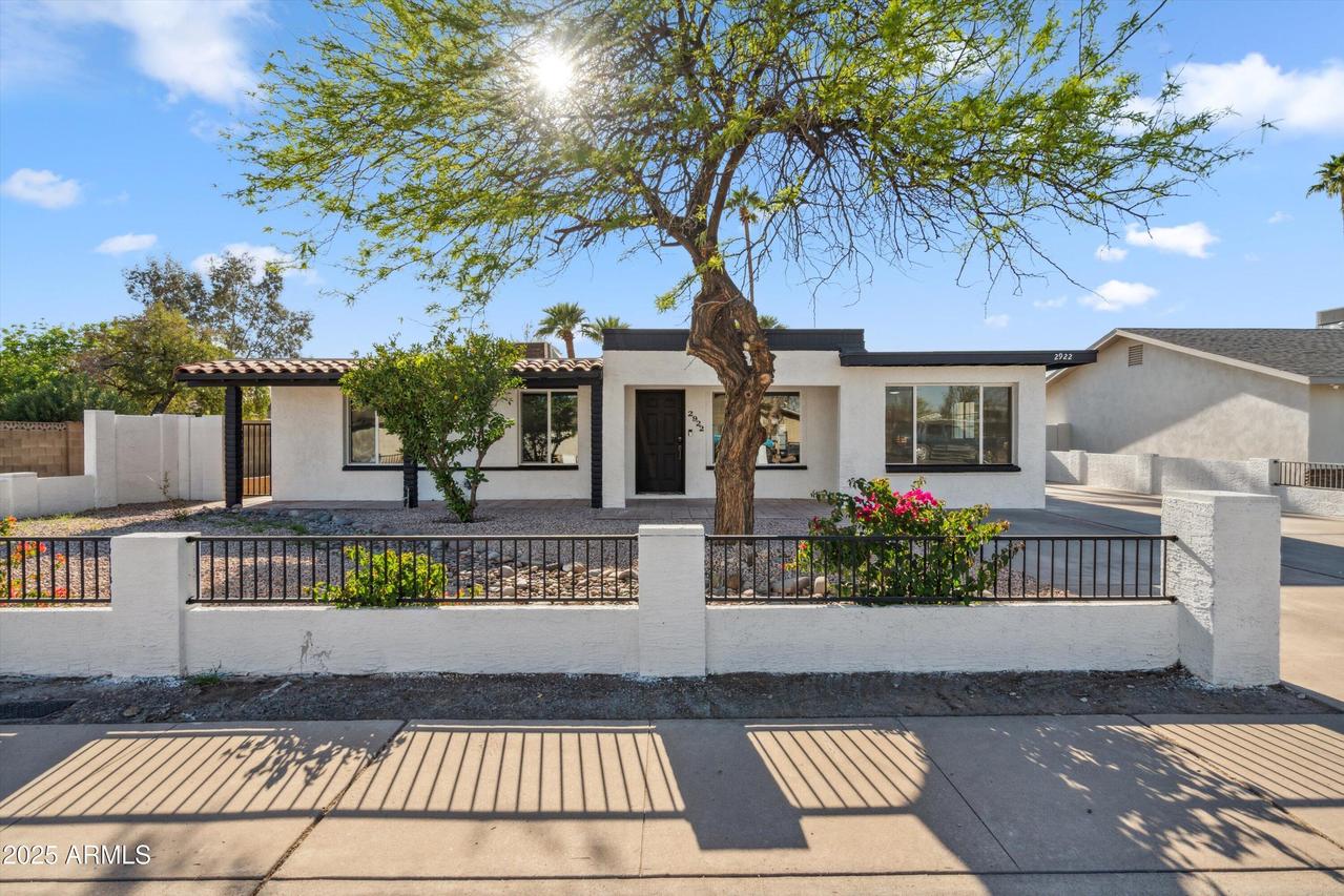 2922 S Juniper St., Tempe, AZ 85282