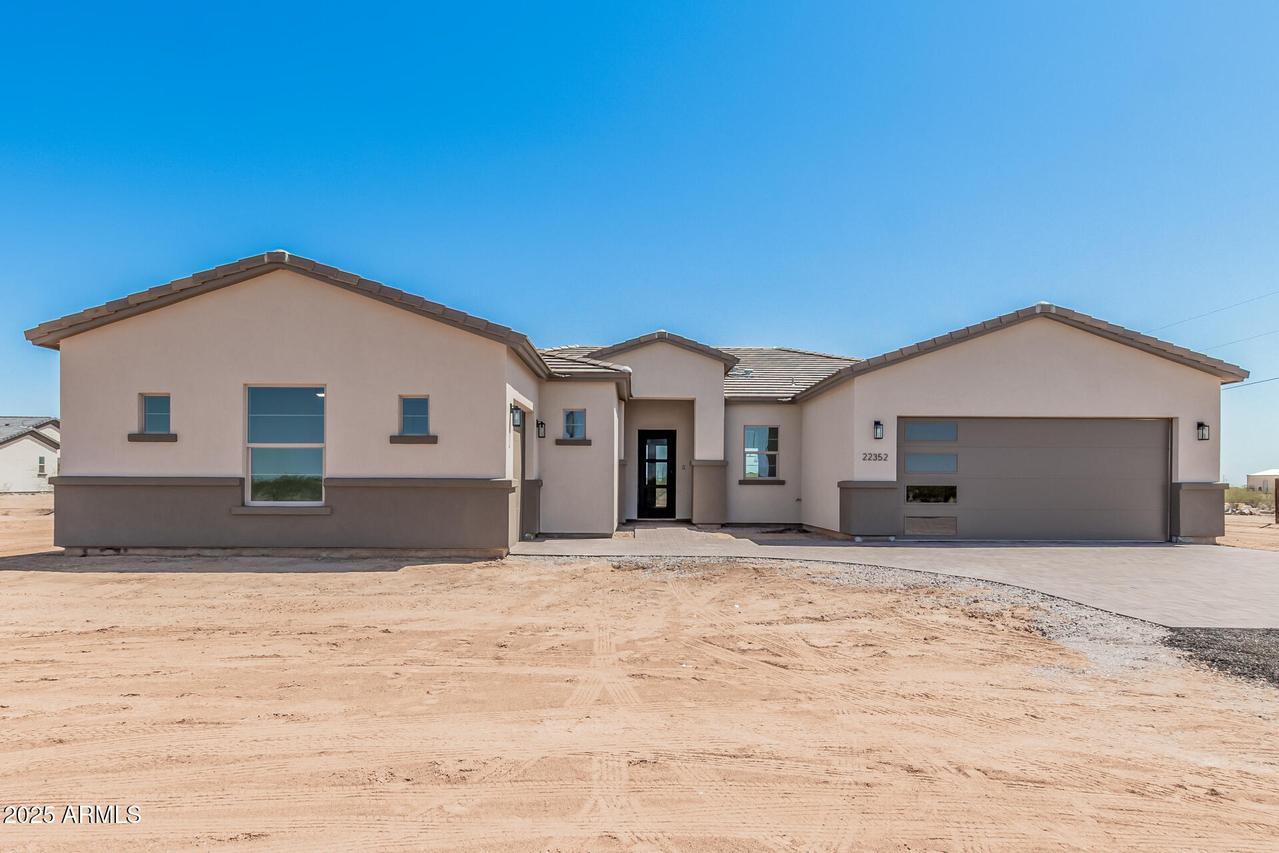 22352 W Daley Ln., Surprise, AZ 85387