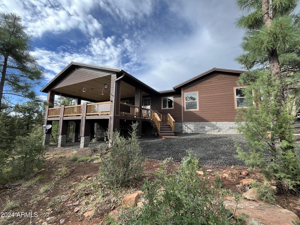 1300 W Sierra Buena Ct., Show Low, AZ 85901