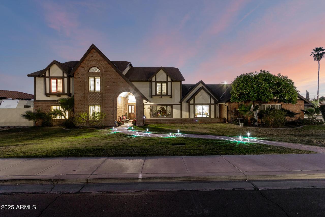908 N Creston, Mesa, AZ 85213