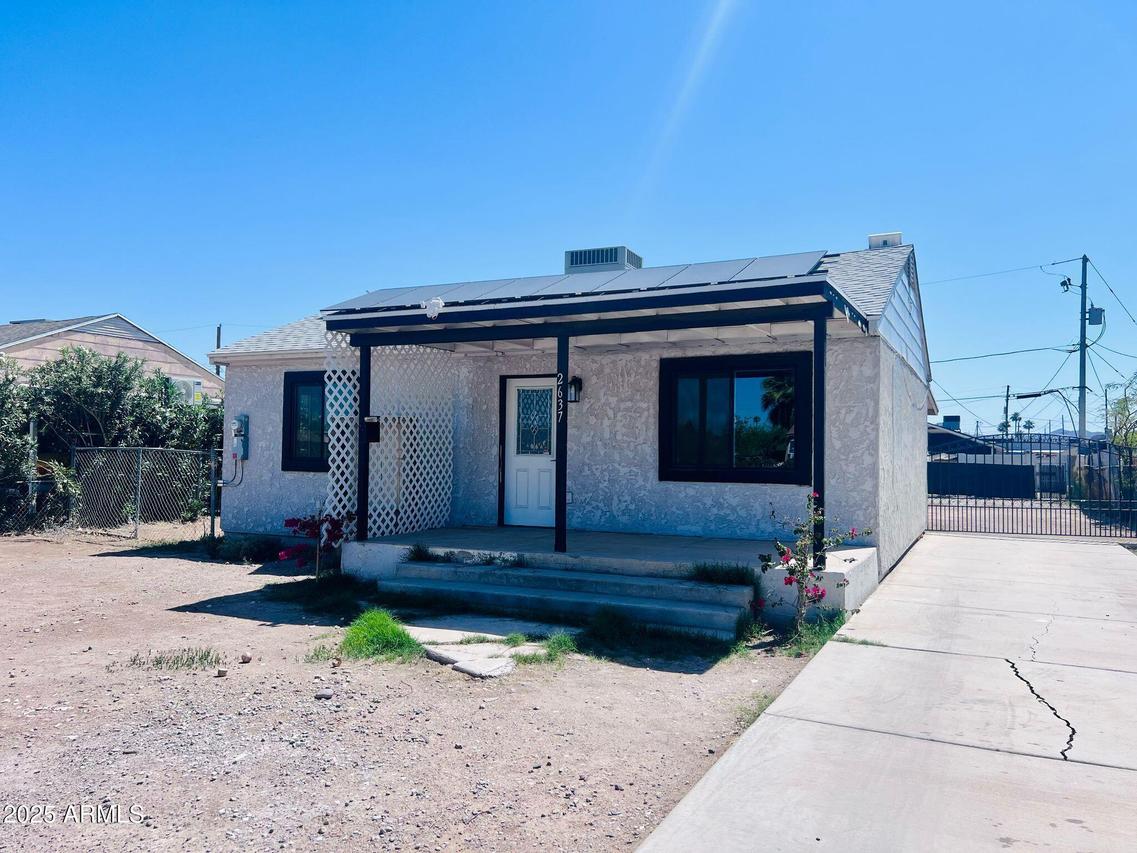 2637 W Jefferson St., Phoenix, AZ 85009