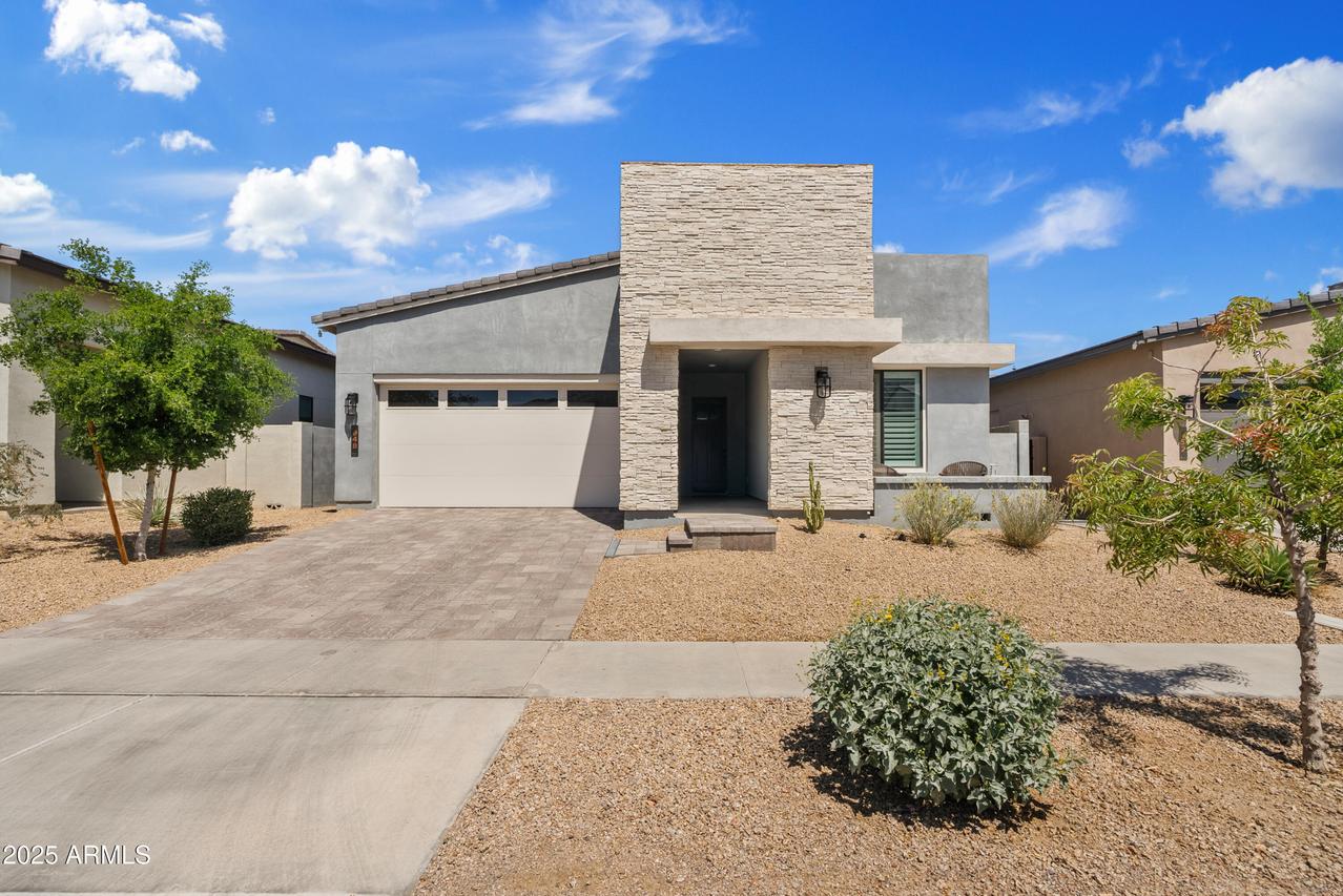 948 E La Mirada Dr., Phoenix, AZ 85042