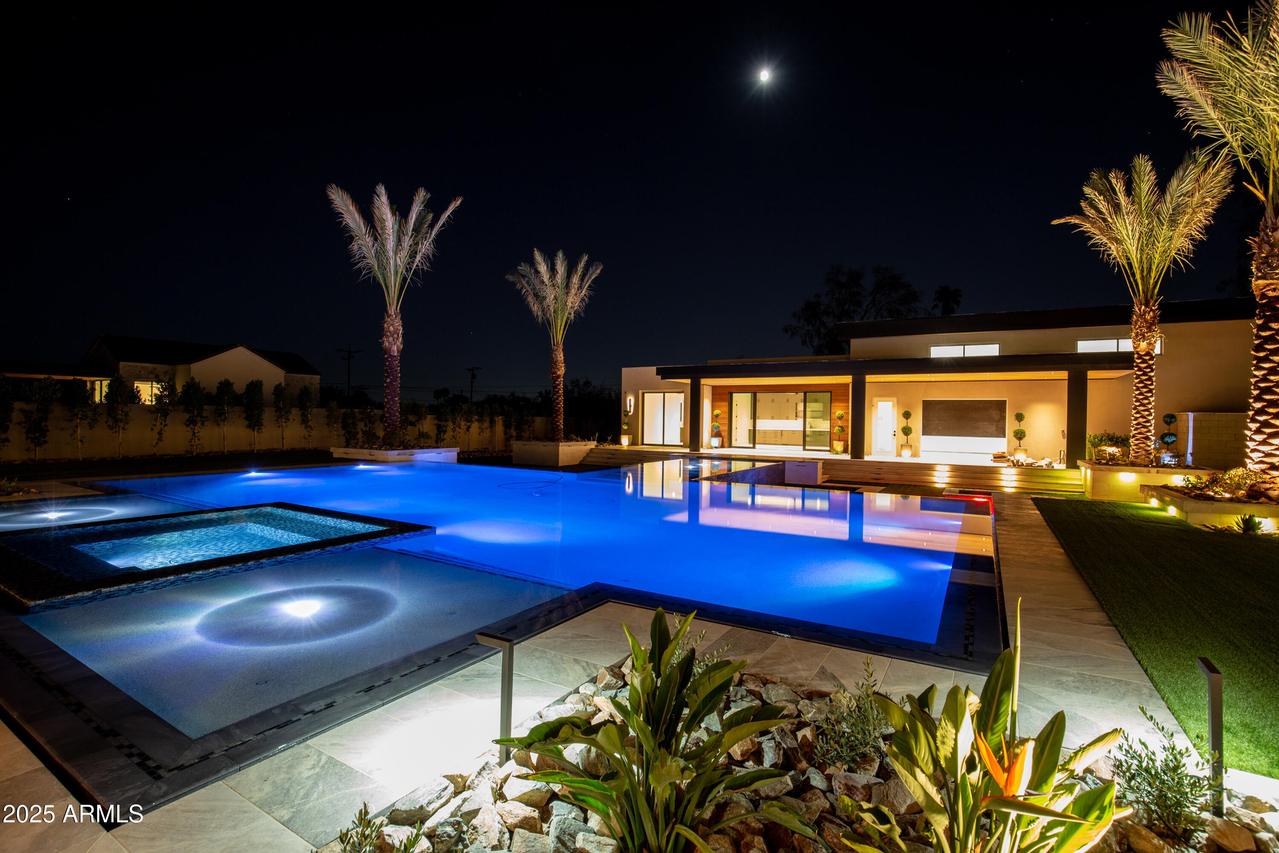 7001 E Paradise Dr., Scottsdale, AZ 85254