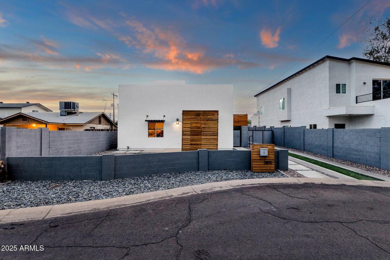 3815 N 8th St., Phoenix, AZ 85014
