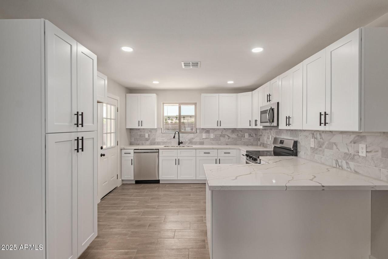 119 E Hampton Ave., Mesa, AZ 85210