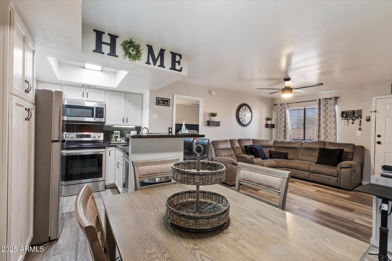 3535 W Tierra Buena Ln. #256, Phoenix, AZ 85053