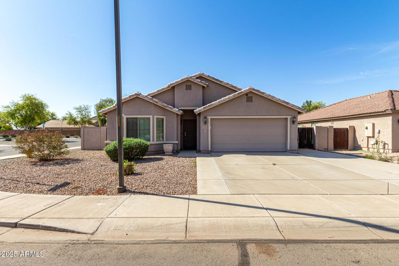 2805 E Desert Rose Tr., San Tan Valley, AZ 85143