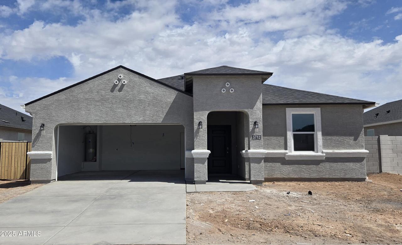 5712 E Axle Ln., San Tan Valley, AZ 85140