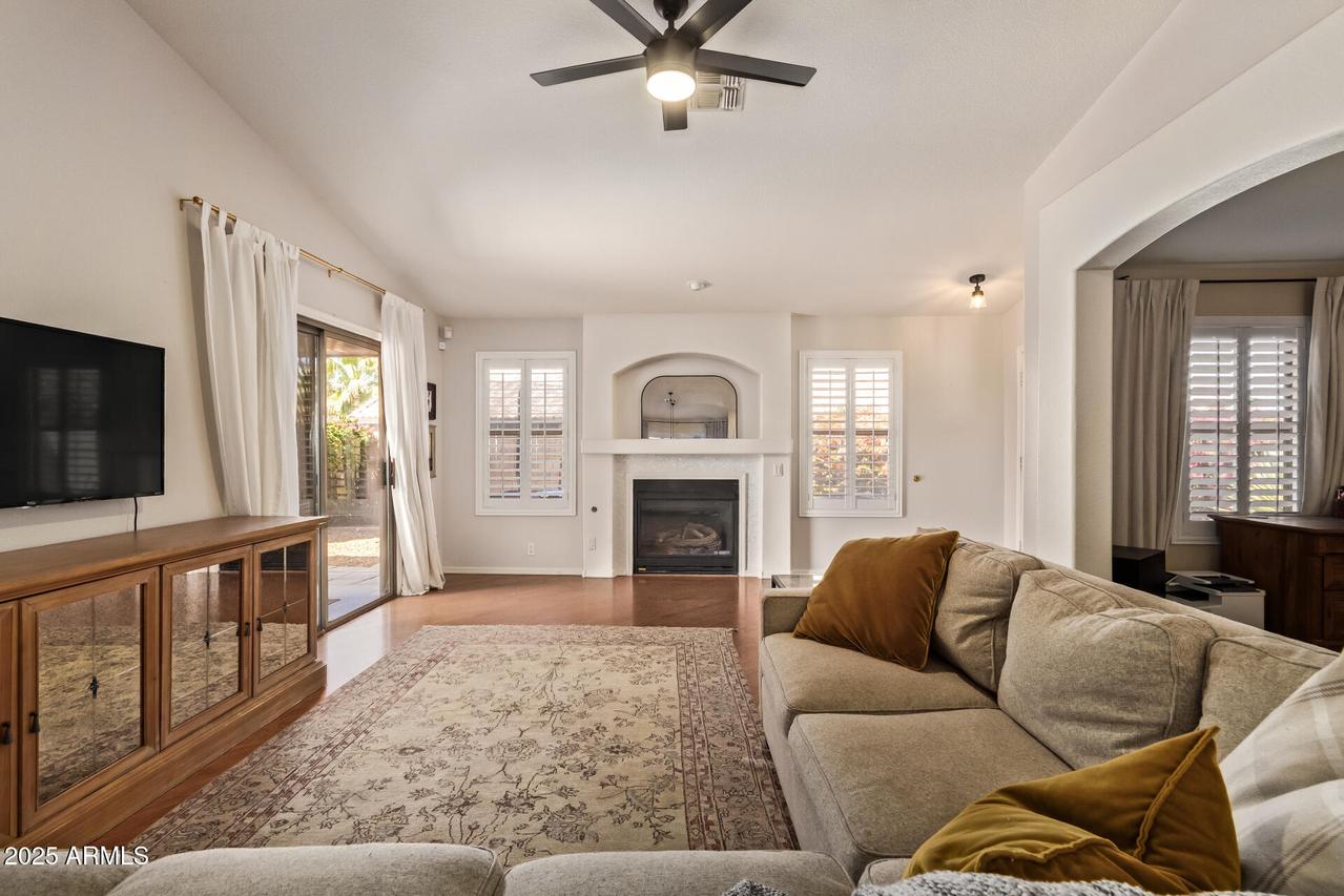 6061 E Rochelle St., Mesa, AZ 85215