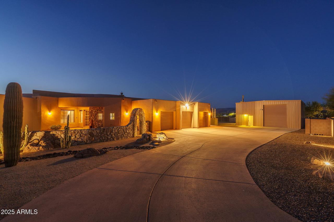 34122 N 2nd Ave., Phoenix, AZ 85085
