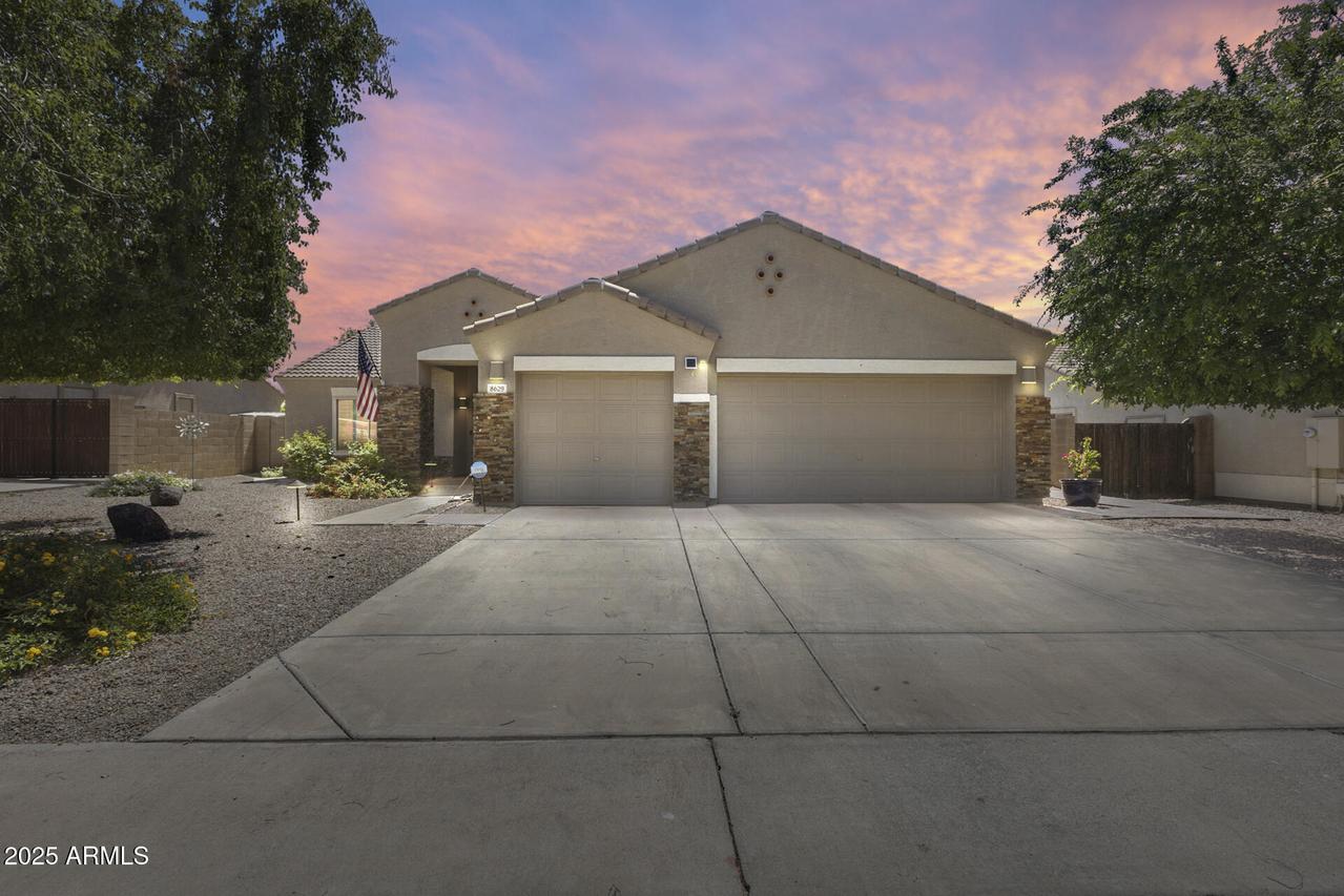 8629 E Olla Ave., Mesa, AZ 85212