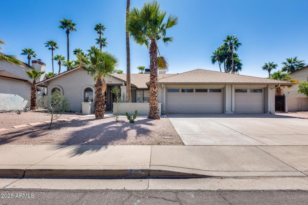 319 E Hackamore St., Mesa, AZ 85201