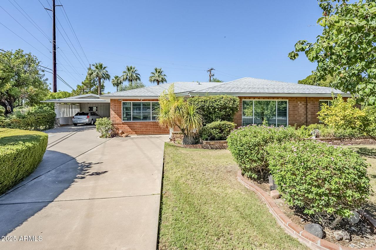 1945 E Solano Dr., Phoenix, AZ 85016