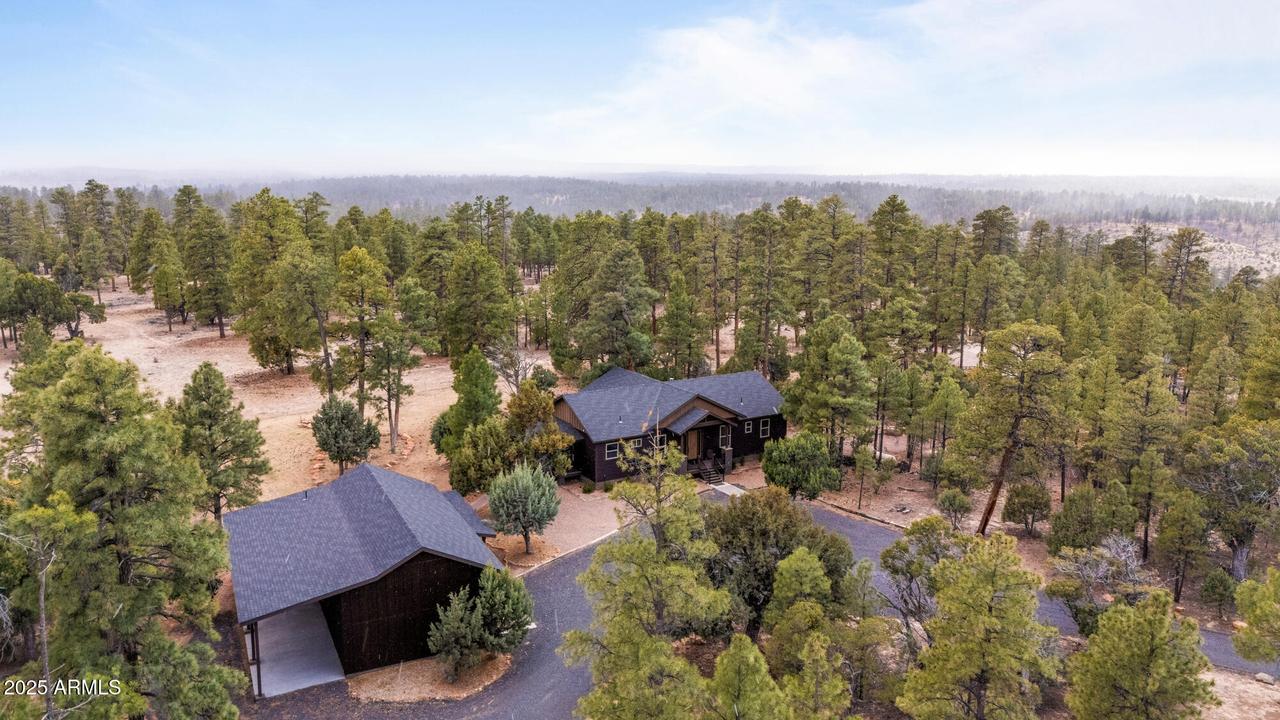 2702 Majestic Elk Rd., Overgaard, AZ 85933