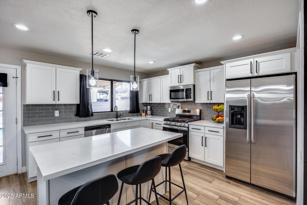 18642 N 13th Ave., Phoenix, AZ 85027